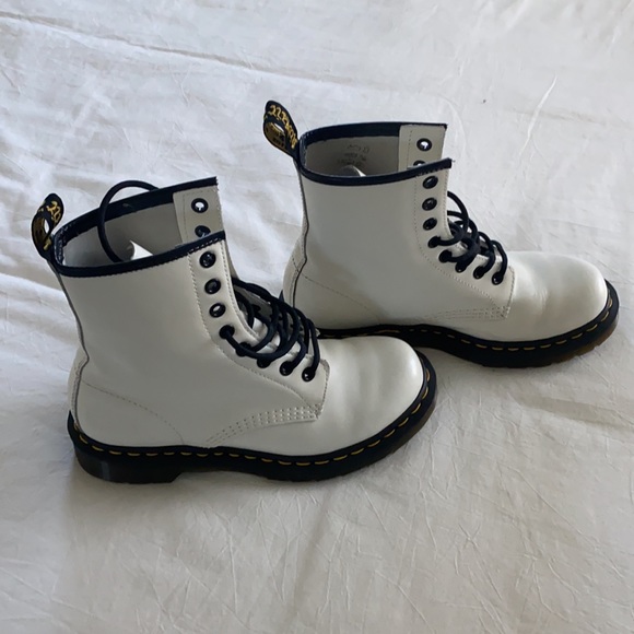 Dr. Martens - Picture 3 of 6